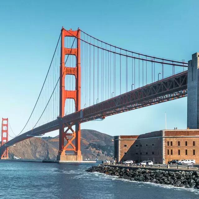 Le Fort Point, datant de la guerre civile, se trouve au pied du Golden Gate Bridge.